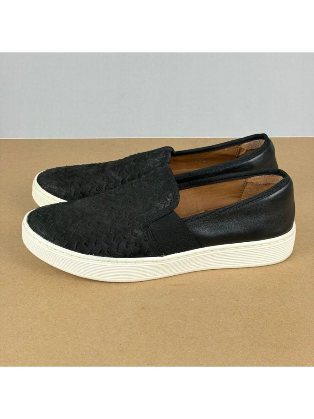 Sofft Somers III Slip On Sneakers Womens 9 Black Leather Textured Casual Comfort - Picture 11 of 11